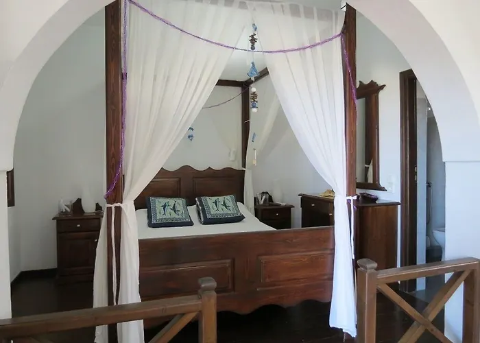 Anna Traditional 3* Kamari (Santorini)