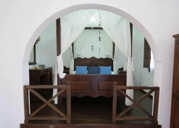 Anna Traditional 3* Kamari (Santorini)