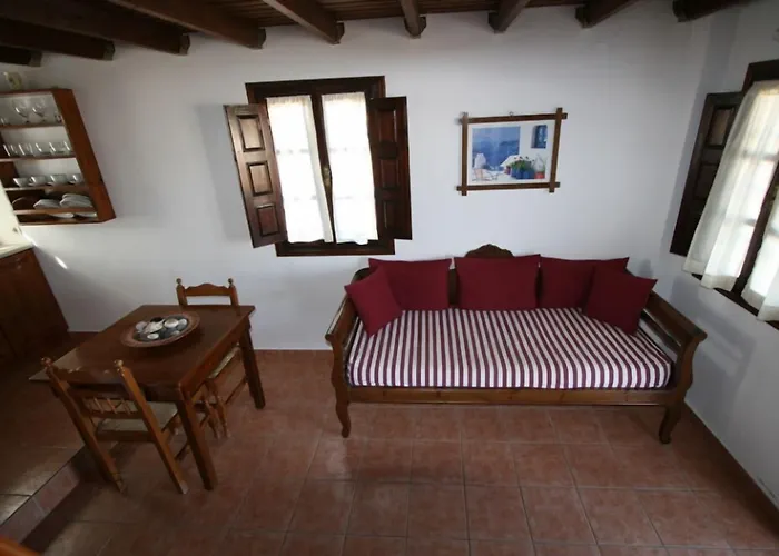 Anna Traditional Kamari (Santorini)