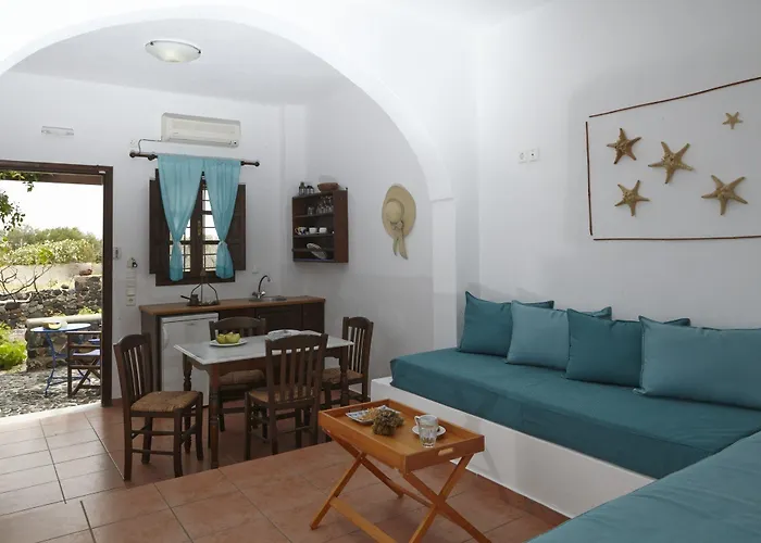 Anna Traditional Kamari (Santorini)