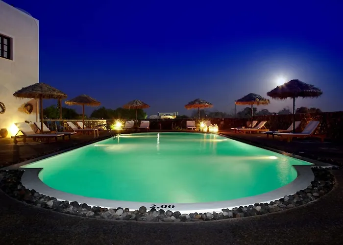 Anna Traditional Aparthotel 3*