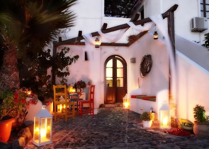 Anna Traditional Kamari (Santorini)