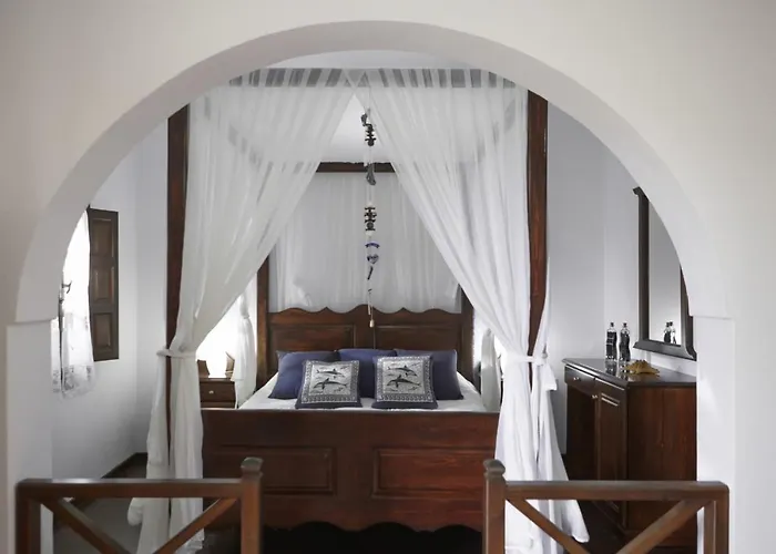 Anna Traditional Aparthotel