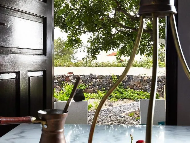 Anna Traditional 3* Kamari (Santorini)