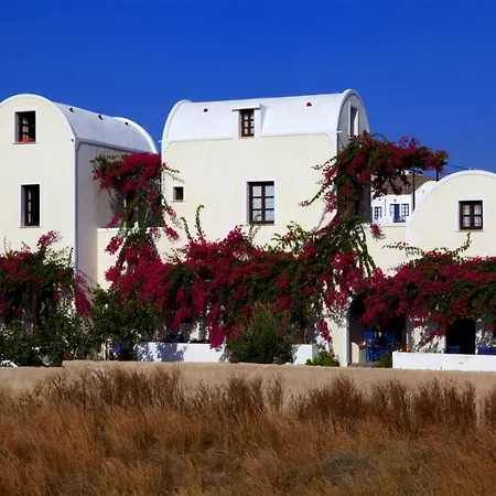 Anna Traditional Aparthotel 3*