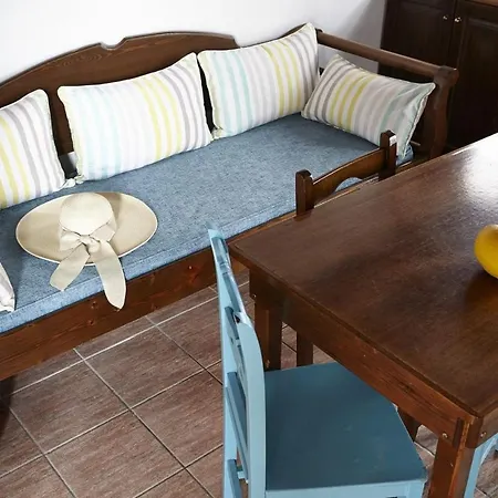 Anna Traditional Aparthotel Kamári