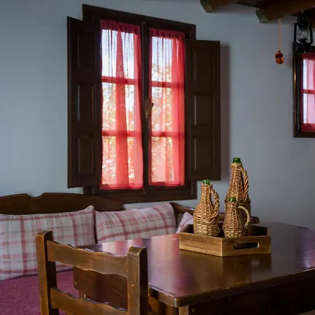 Anna Traditional Apart Otel 3*